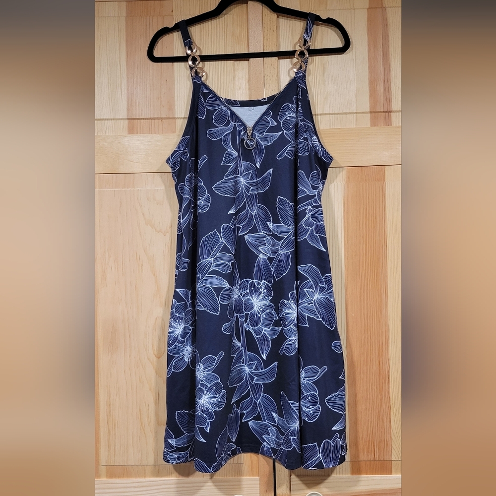 ☀️Blue and White Floral Dress with Gold Hardware Size XL